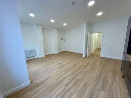 High Street, Image 4