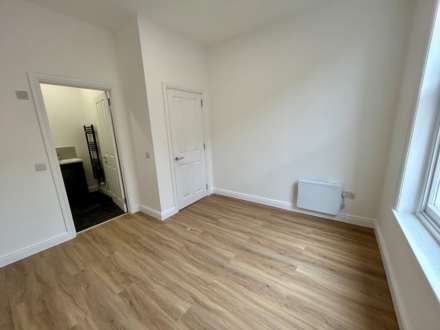 High Street, Image 5