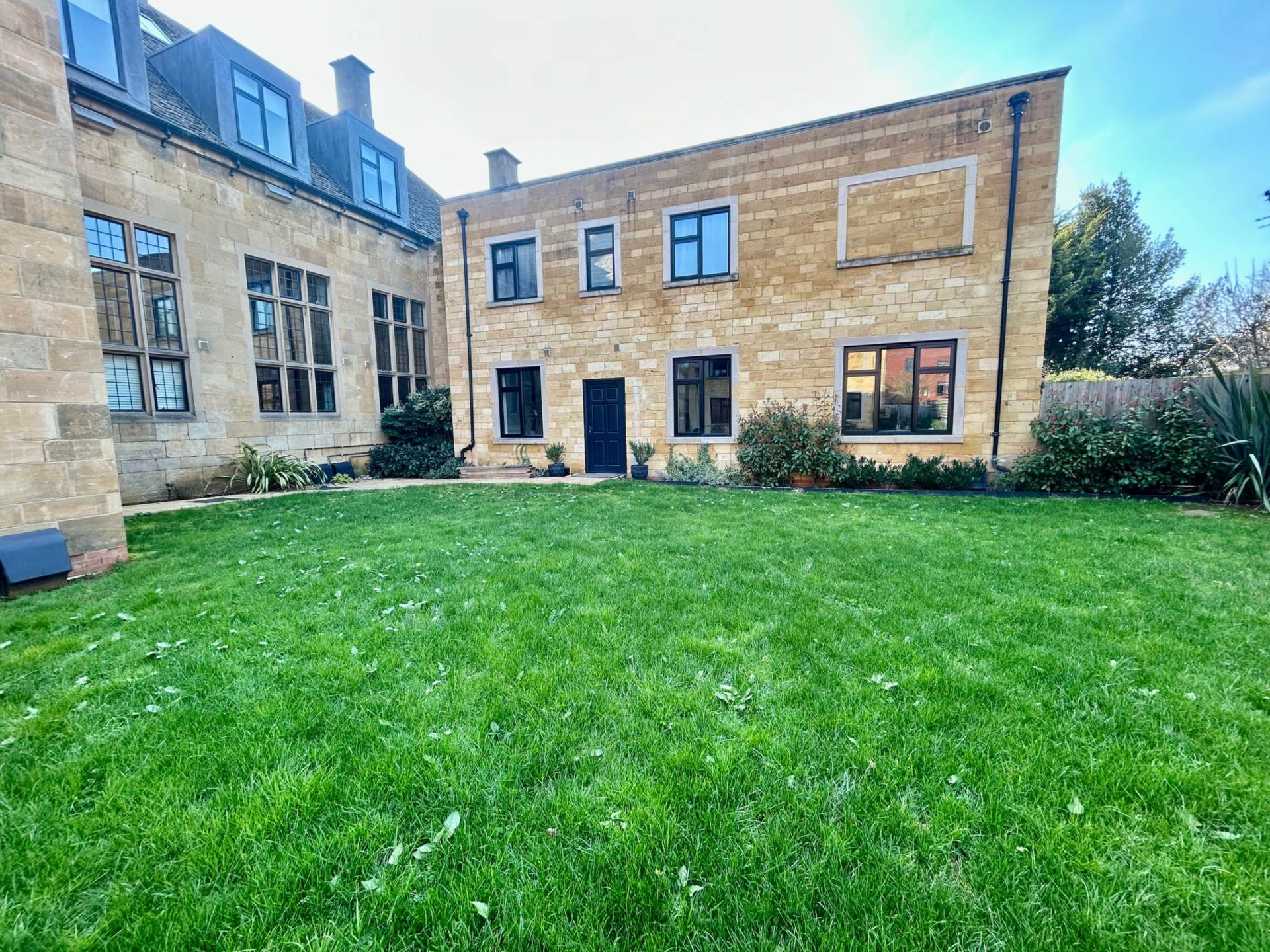 The Courts, Warwick Road., Image 22