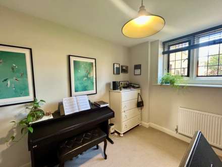 The Courts, Warwick Road., Image 15