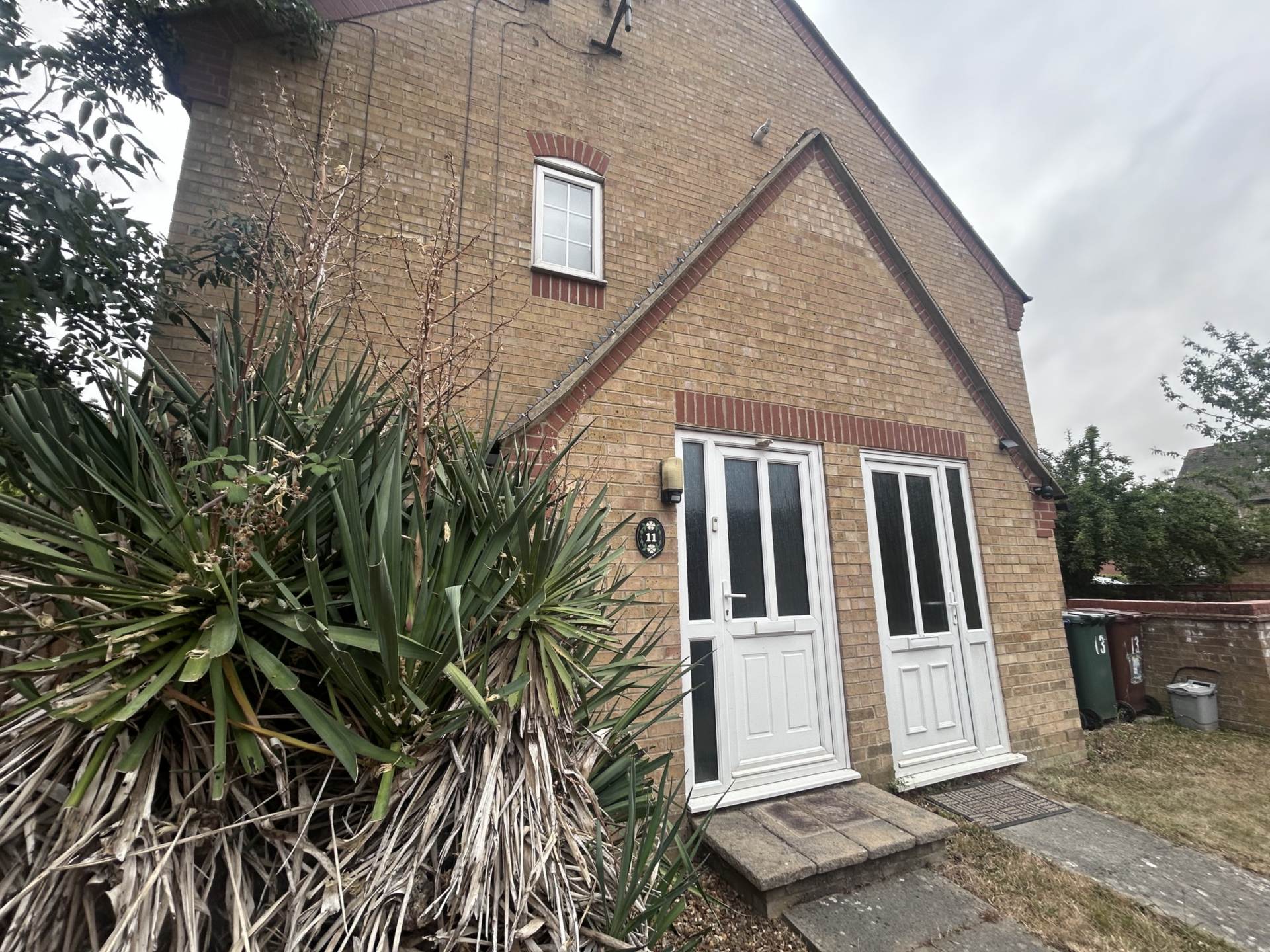 Canterbury Close, Banbury, Image 1