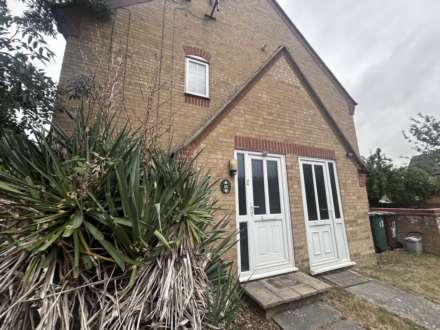 Canterbury Close, Banbury, Image 1