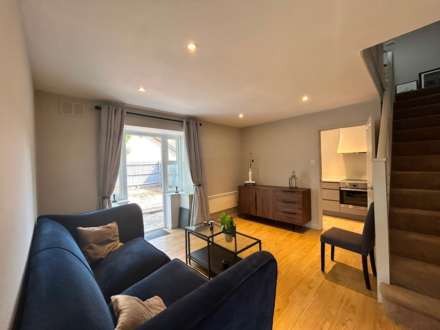 Canterbury Close, Banbury, Image 3