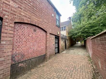 Church Walk, Banbury, Image 1
