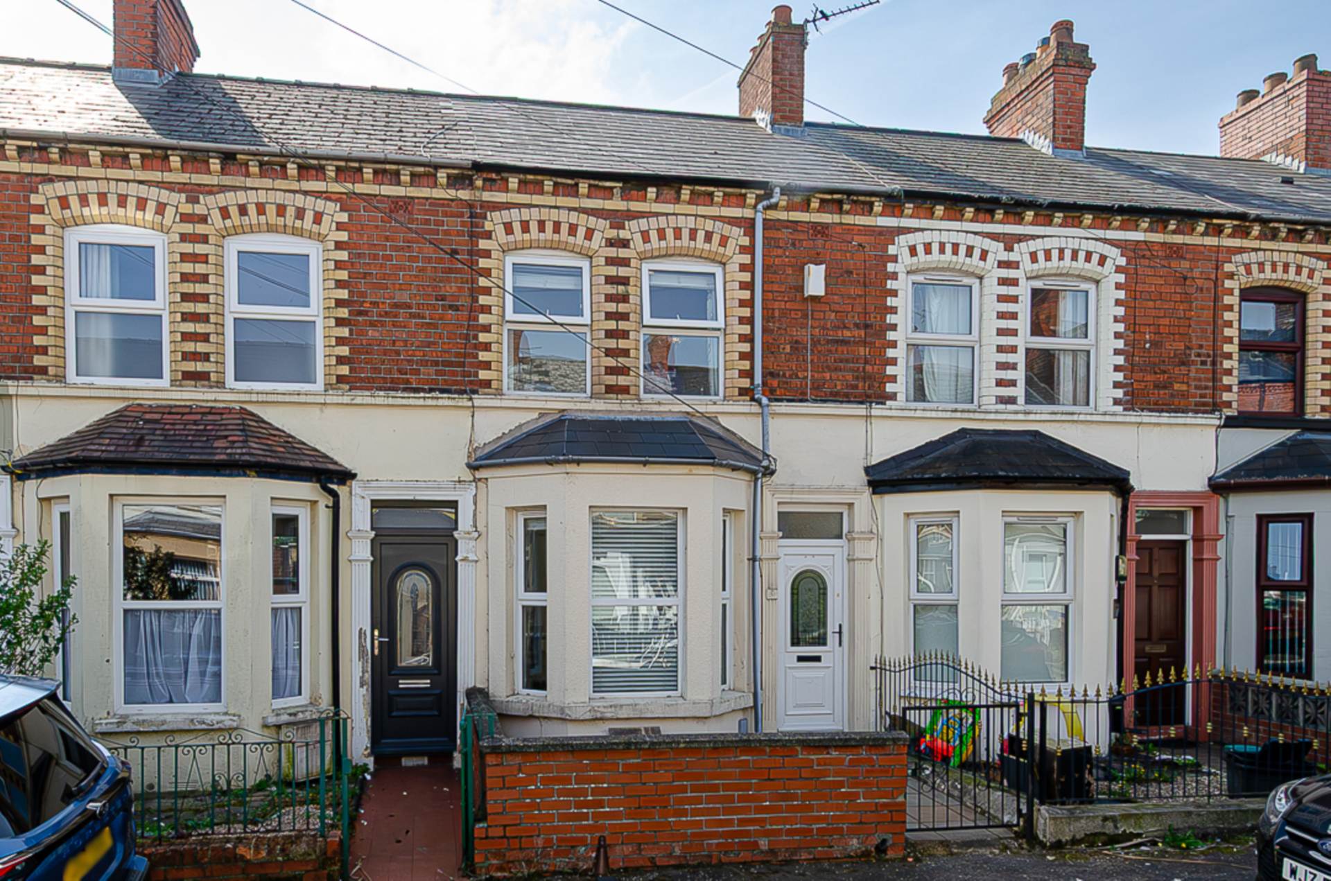 9 Willowfield Gardens