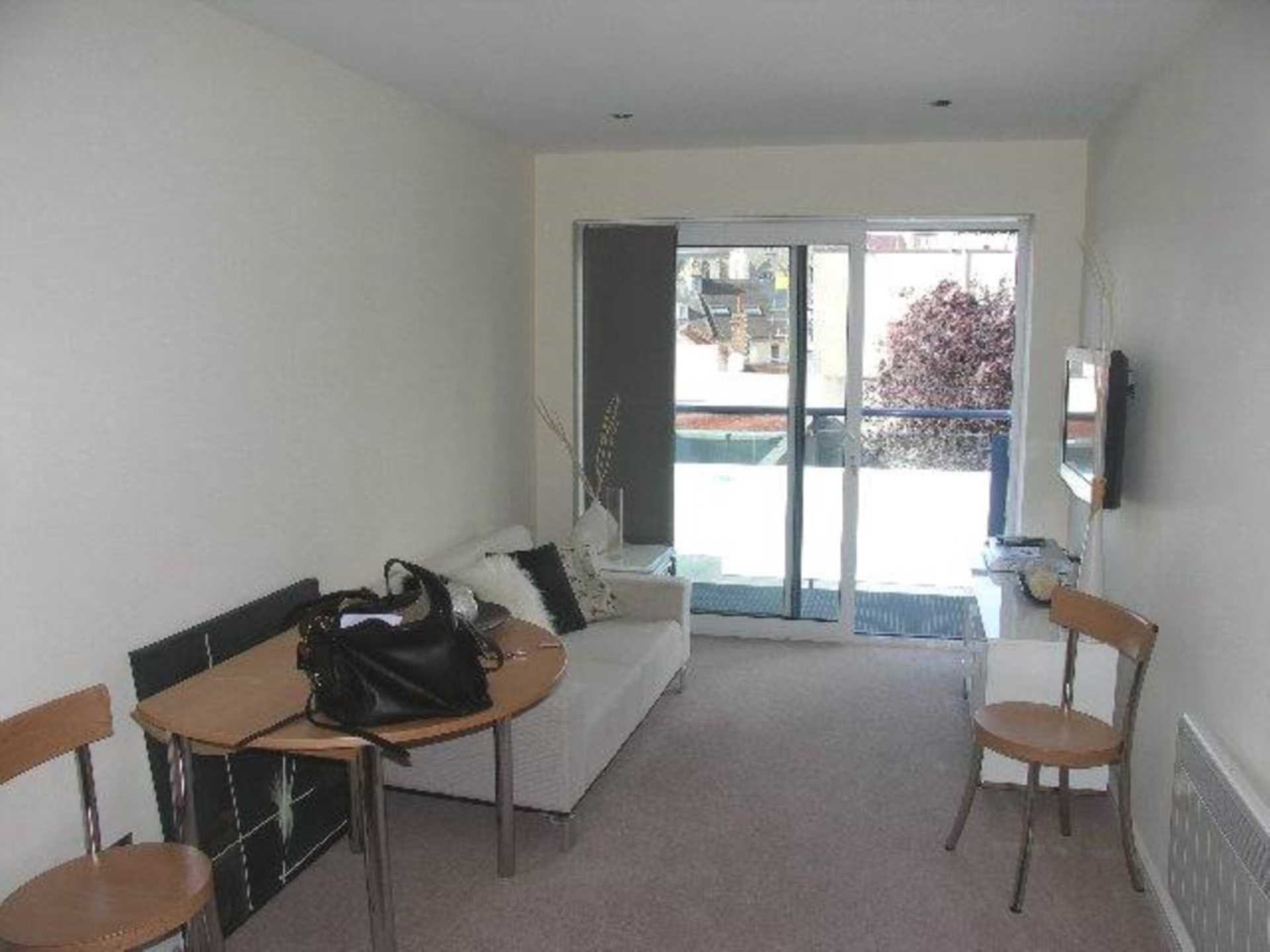 New Street - QUALIFIED, Image 2