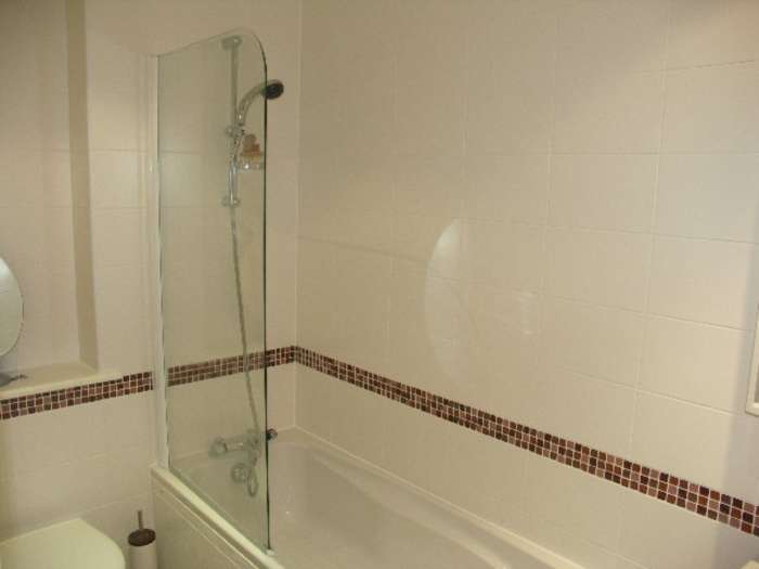 New Street - QUALIFIED, Image 3