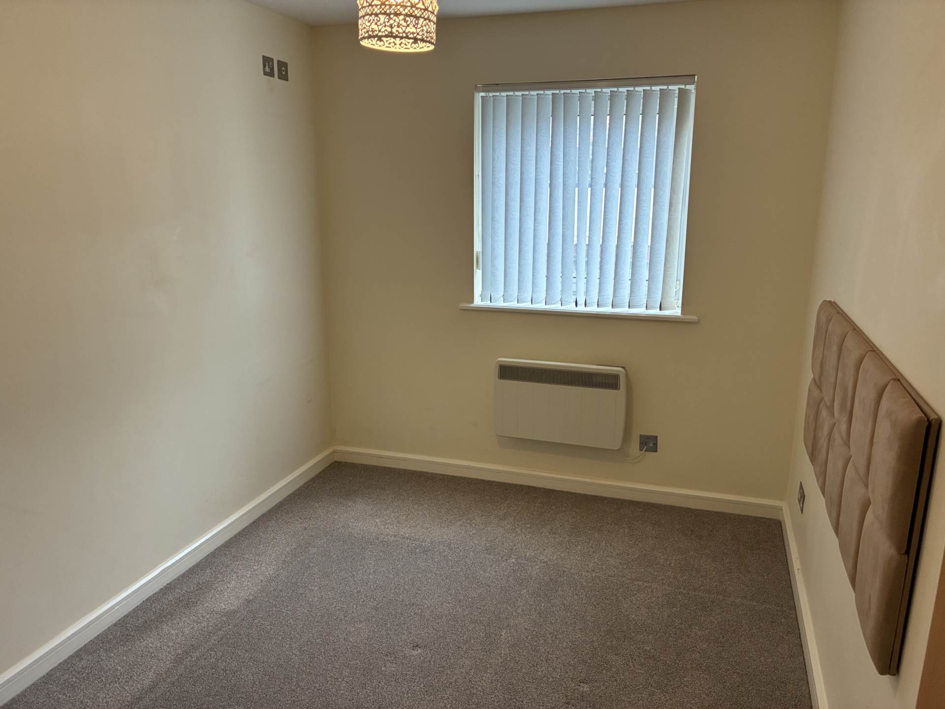 New Street - QUALIFIED, Image 6