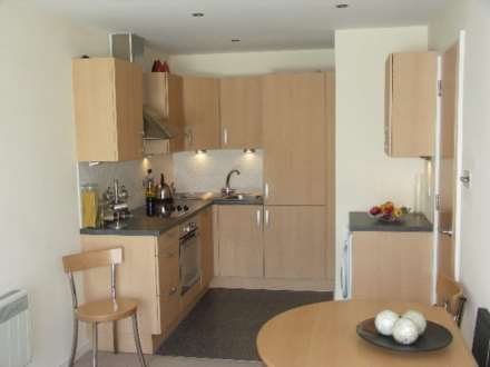 New Street - QUALIFIED, Image 1