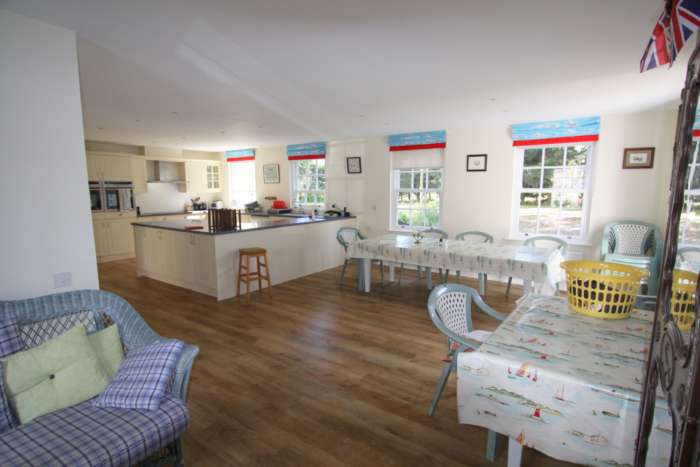 St Lawrence QUALIFIED SHORT LET to 30 June 2020  Fully furnished, Image 2