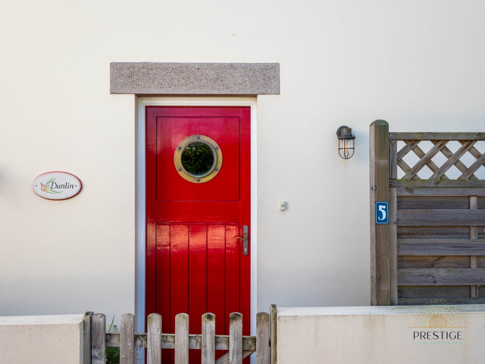 Greve de Lecq - QUALIFIED FURNISHED COASTAL COTTAGE, Image 2