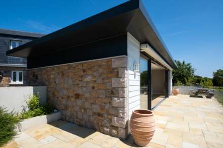 4 Bedroom Cottage, St Martin - Unfurnished or furnished