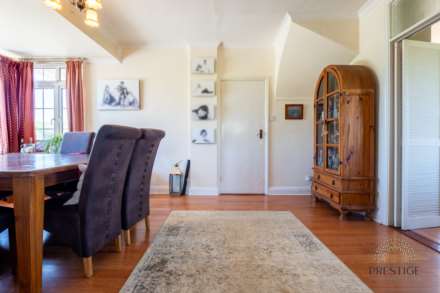ST OUEN, Image 8