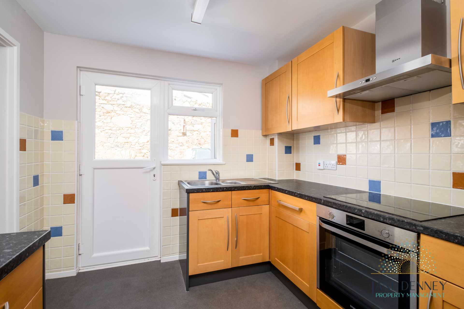 St Clement -   QUALIFIED, Image 5