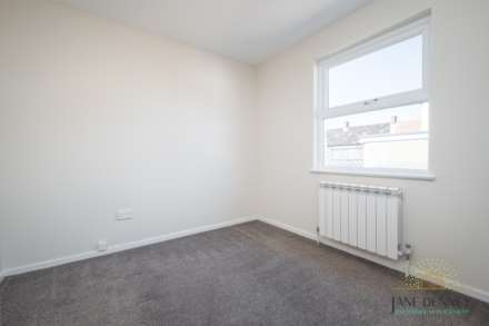 St Clement -   QUALIFIED, Image 8