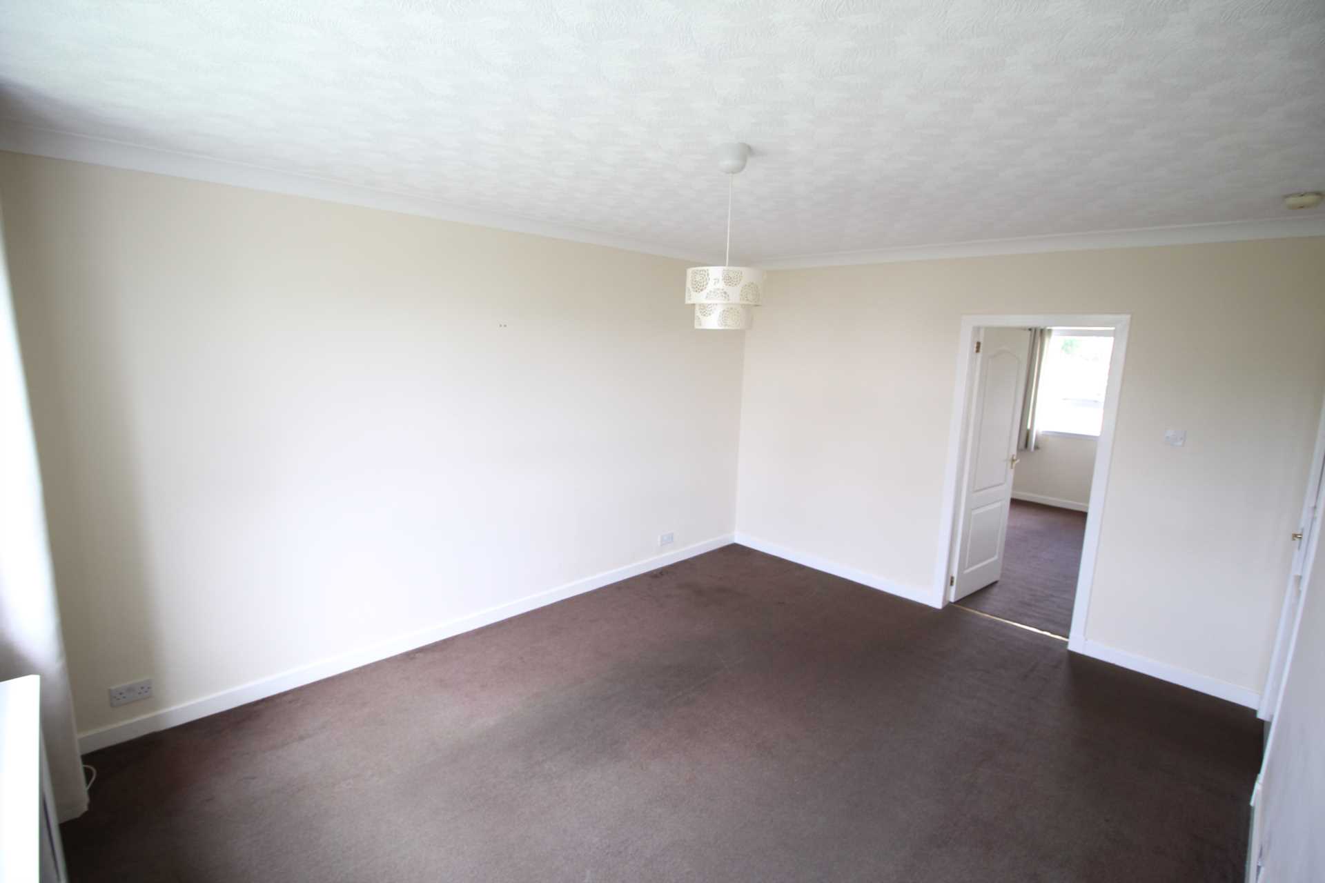 Lyle Crescent, Bishopton, Image 3