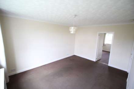 Lyle Crescent, Bishopton, Image 3