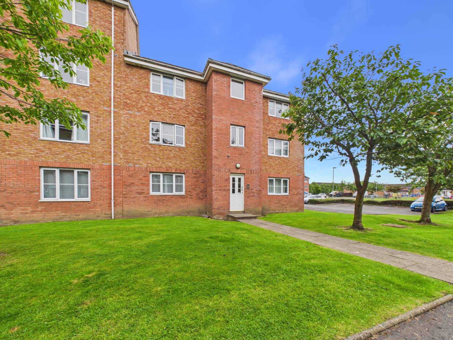 Flat 1, 6 Tullis Gardens, G40 1AF, Image 1