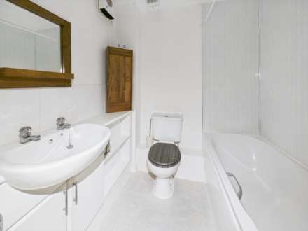 Flat 1, 6 Tullis Gardens, G40 1AF, Image 6