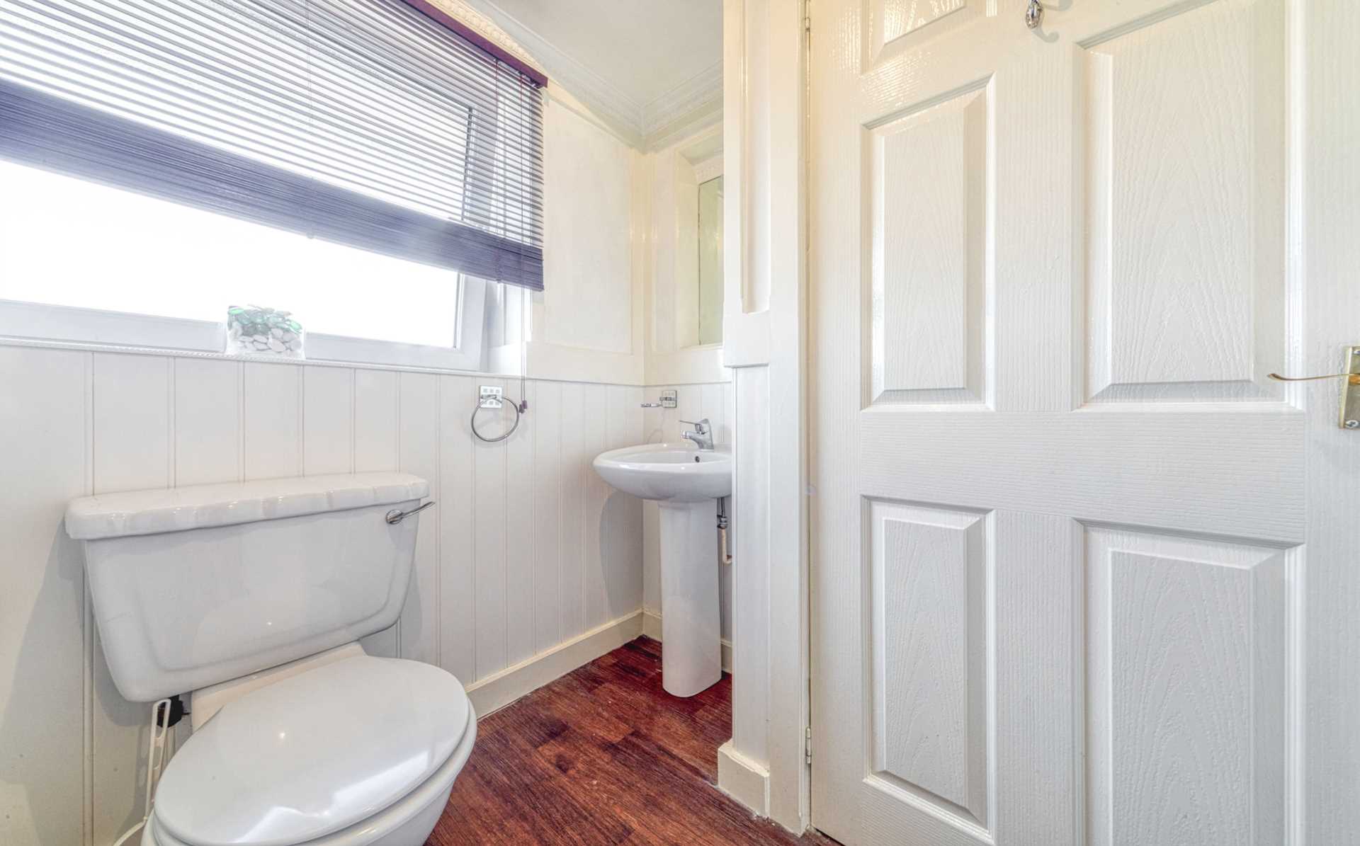 Seafield Drive, Springhall, Image 10