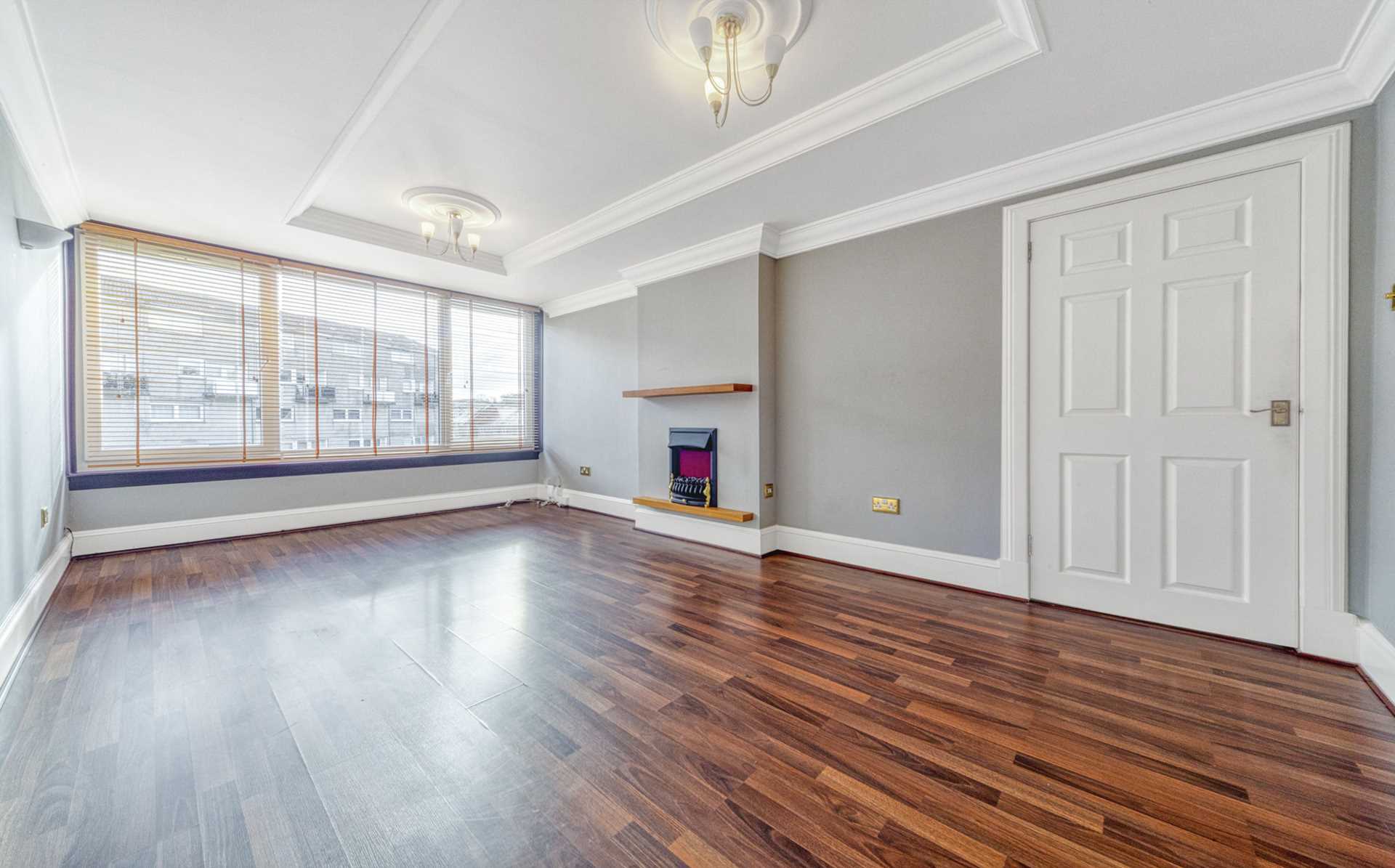 Seafield Drive, Springhall, Image 2