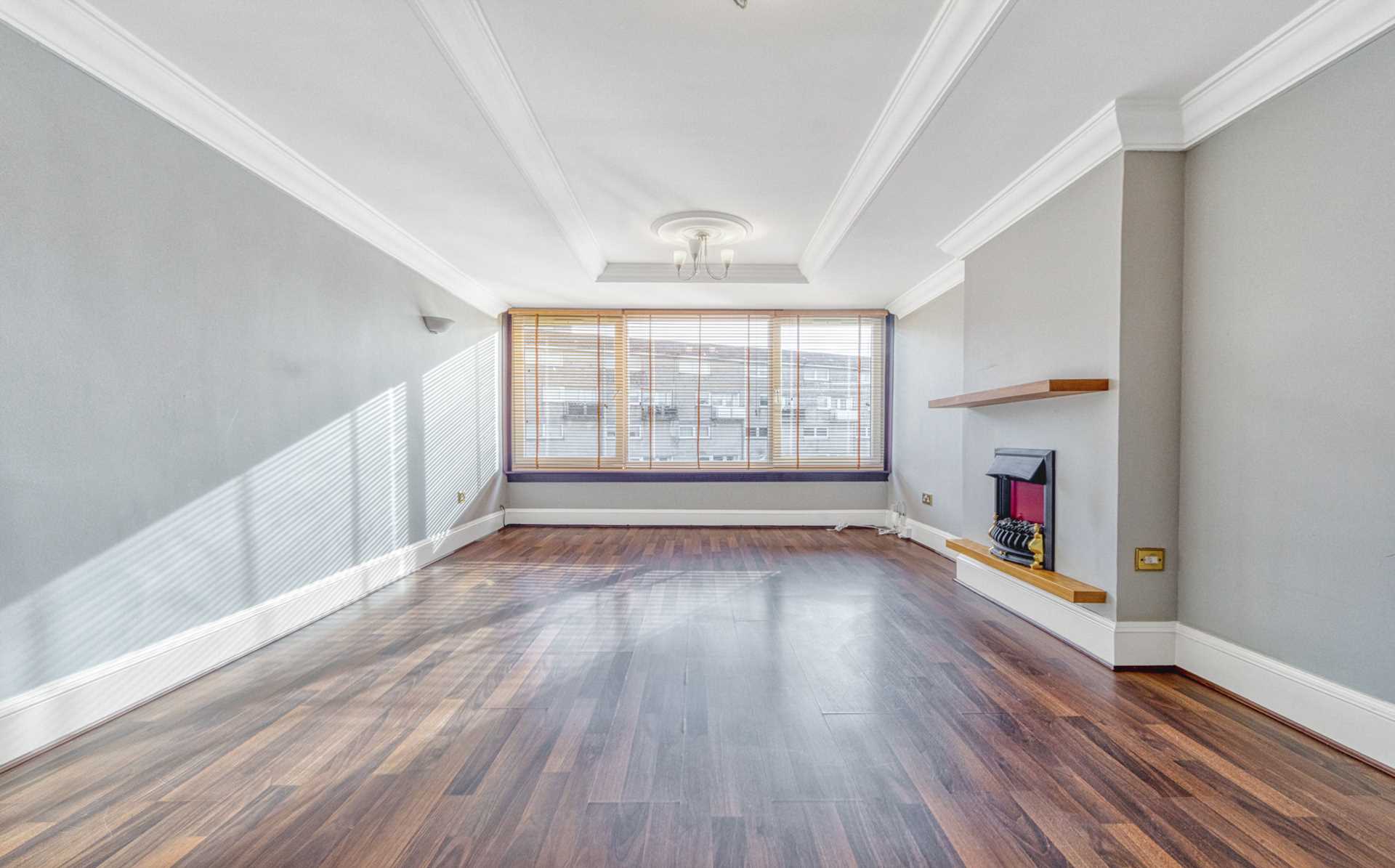 Seafield Drive, Springhall, Image 3