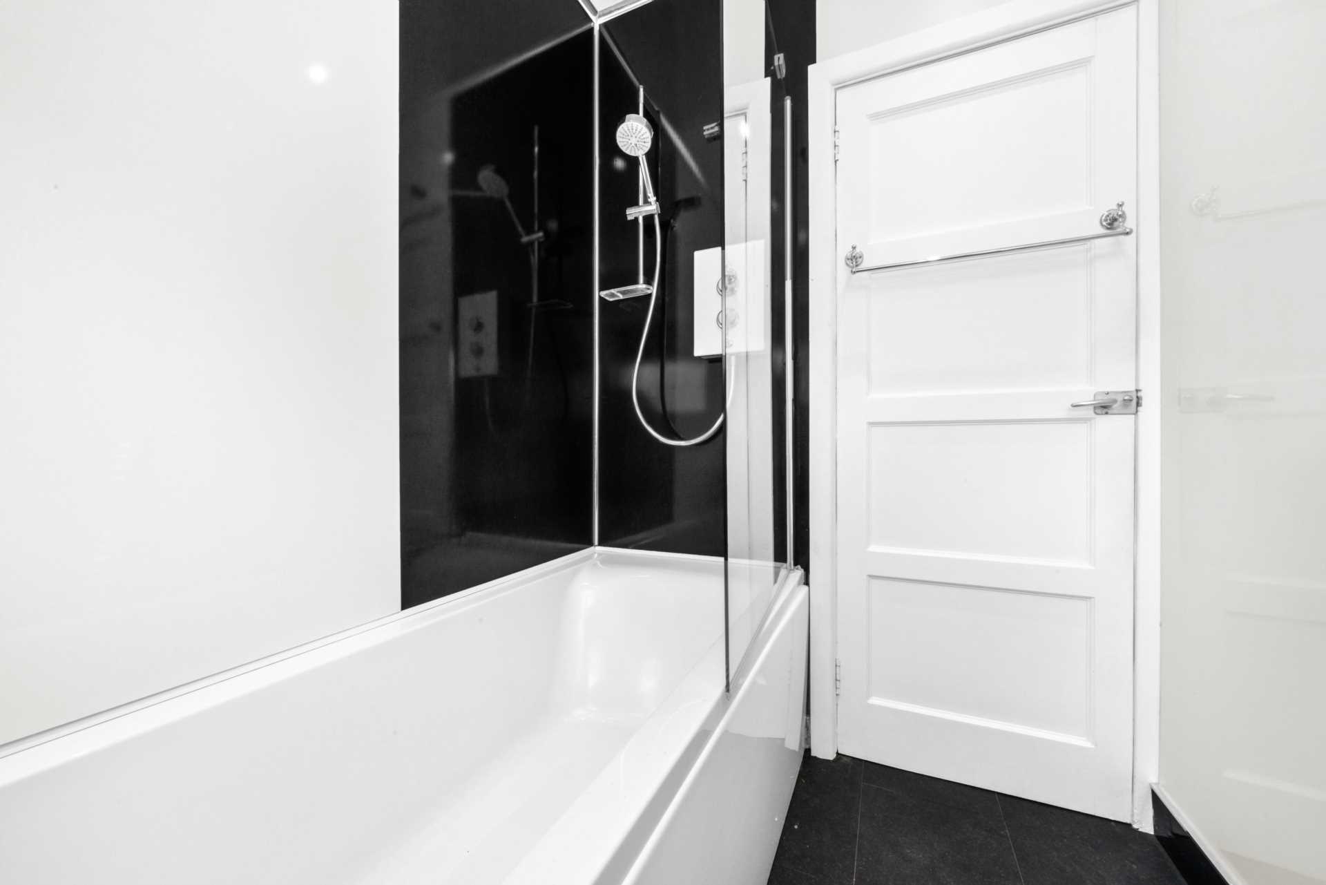 Windhill Crescent, Mansewood, Image 9