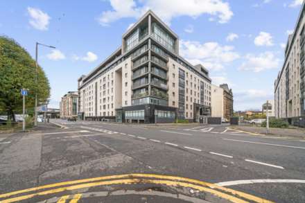 2 Bedroom Flat, Wallace Street, Glasgow