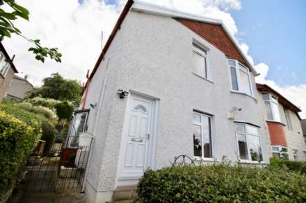 3 Bedroom Flat, Curtis Avenue, Kings Park