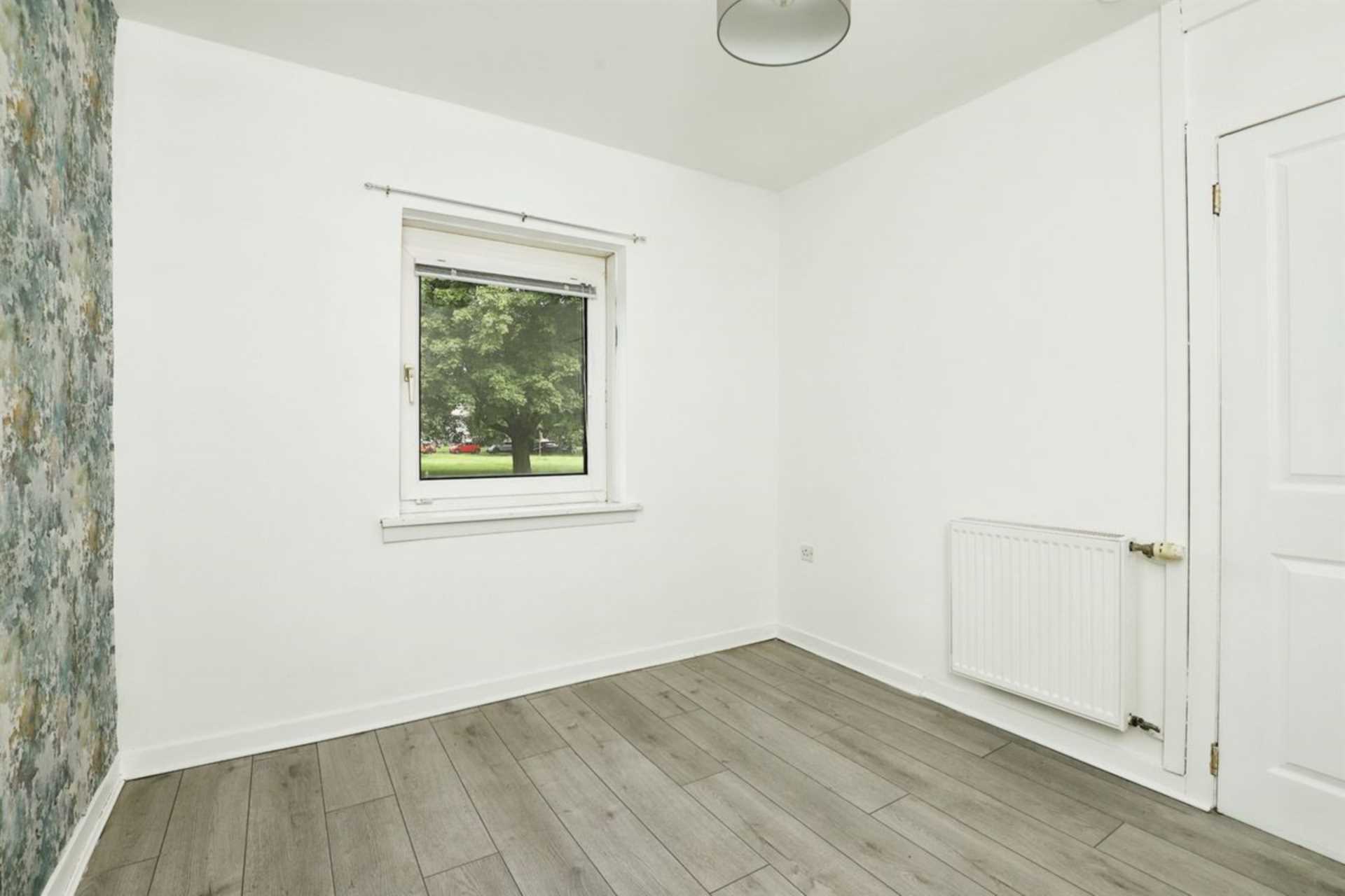 Stoneside Square, Glasgow, Image 8