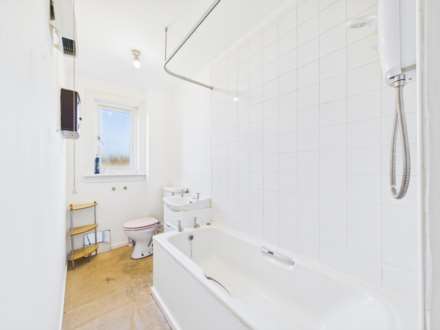 Raithburn Avenue, Glasgow, Image 9