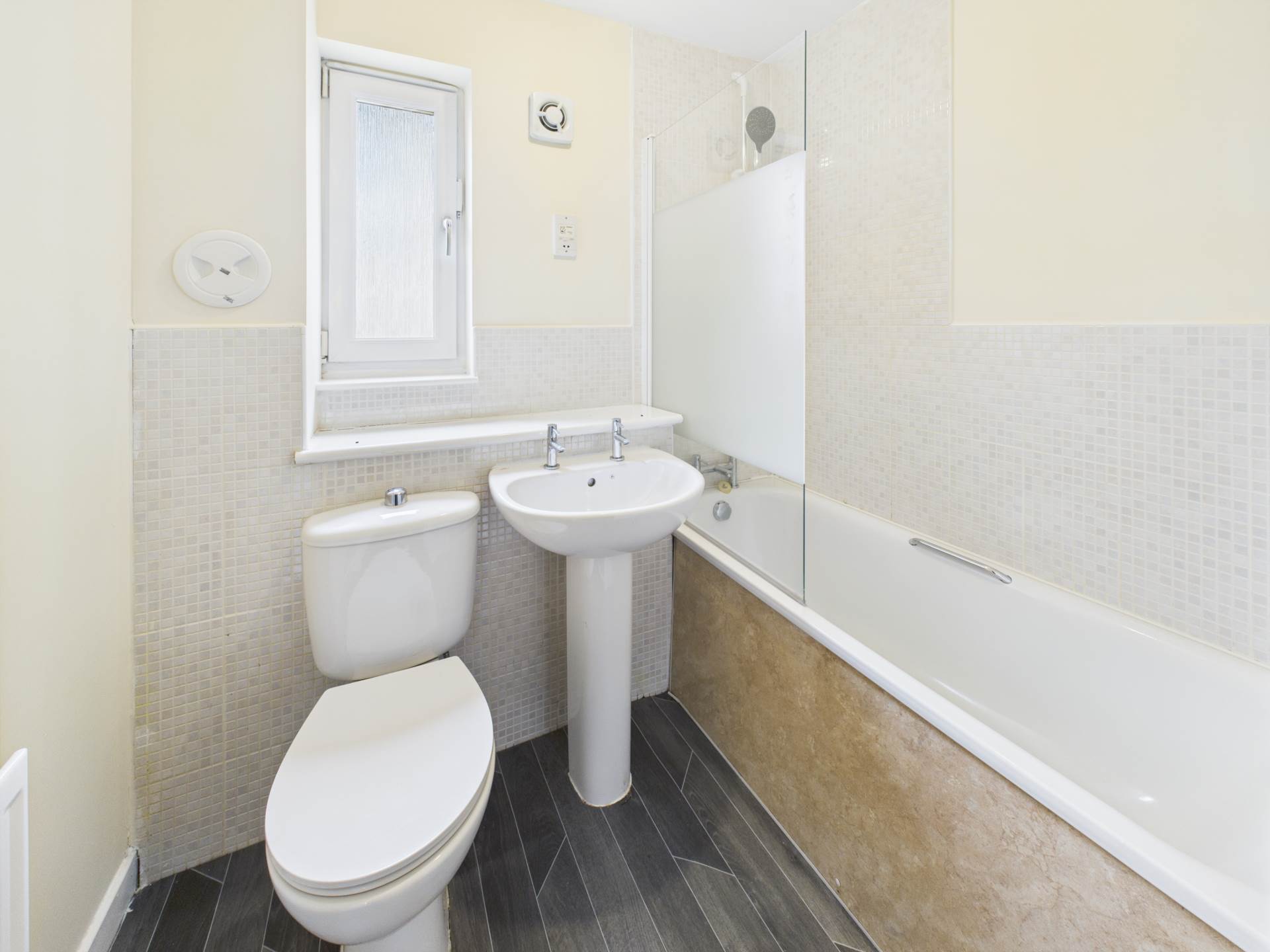Saucel  Crescent, Paisley, Image 11