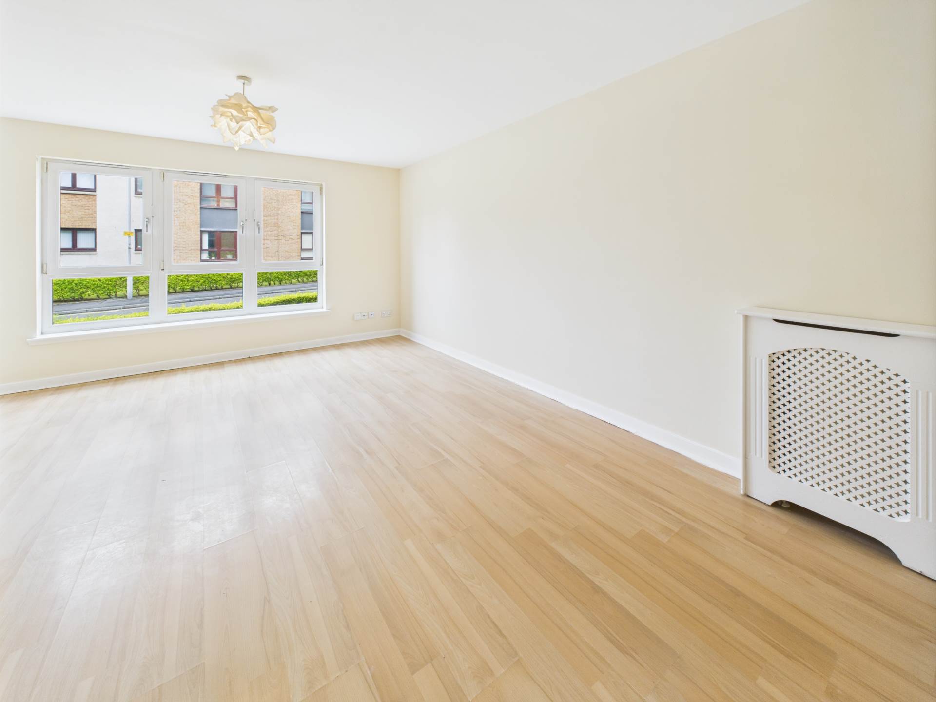 Saucel  Crescent, Paisley, Image 4