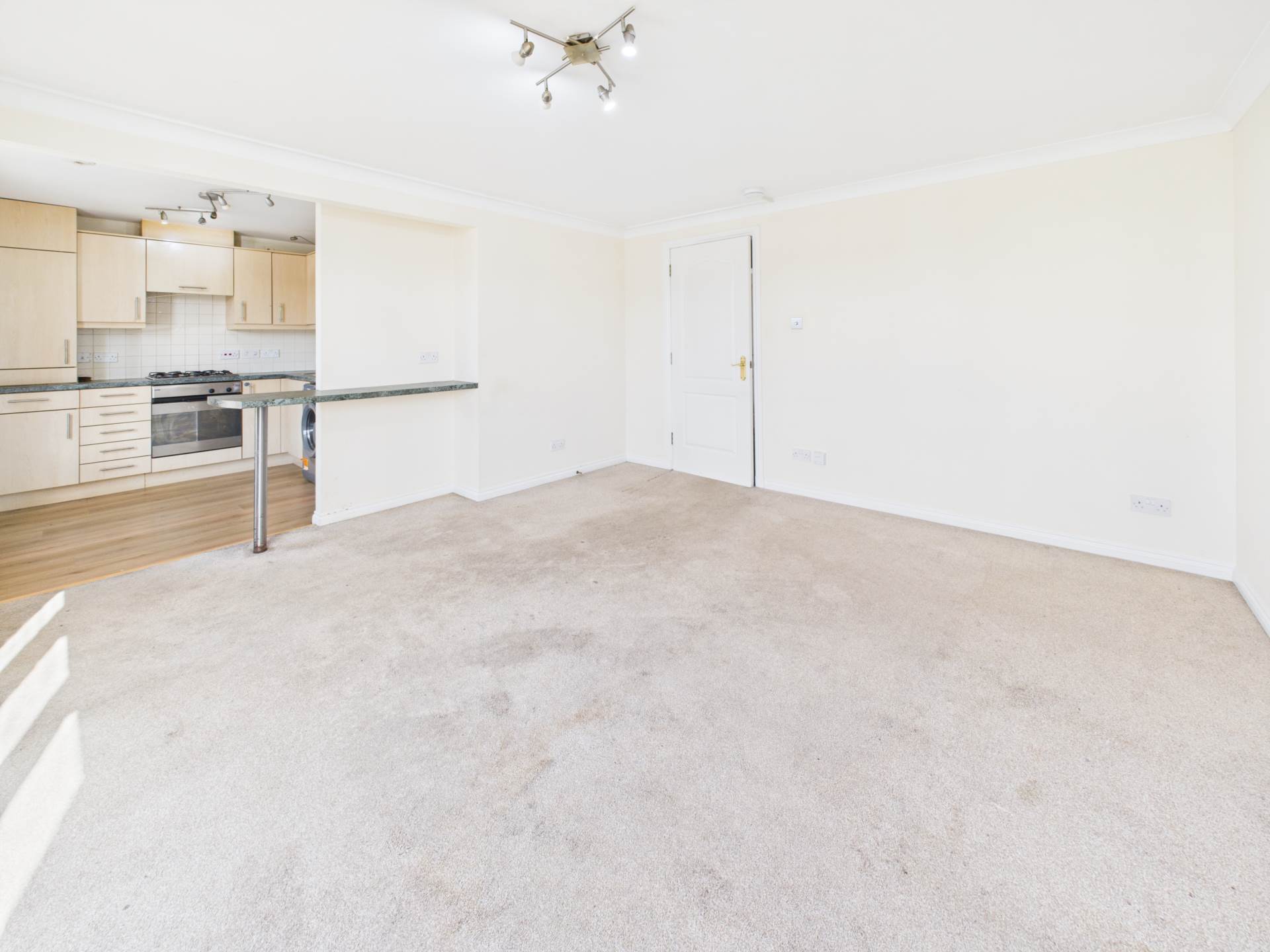 Castlemilk Road, Kings Park, Image 4