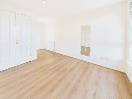 Castlemilk Road, Kings Park, Image 11
