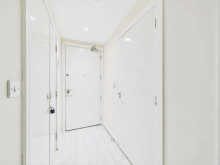 Glasgow Harbour Terraces, Partick, Image 9