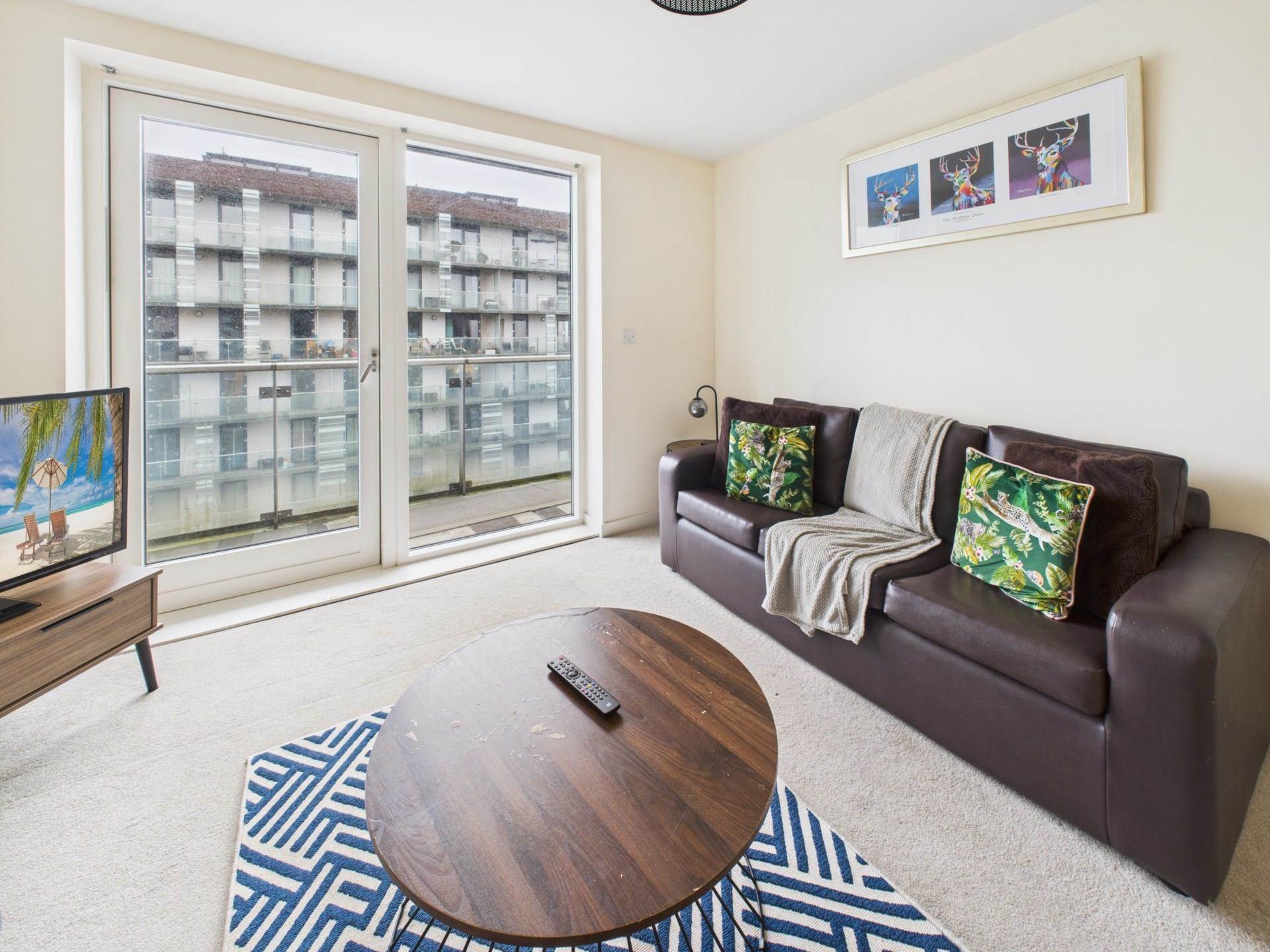 Meadowside Quay Walk, Partick, Image 2