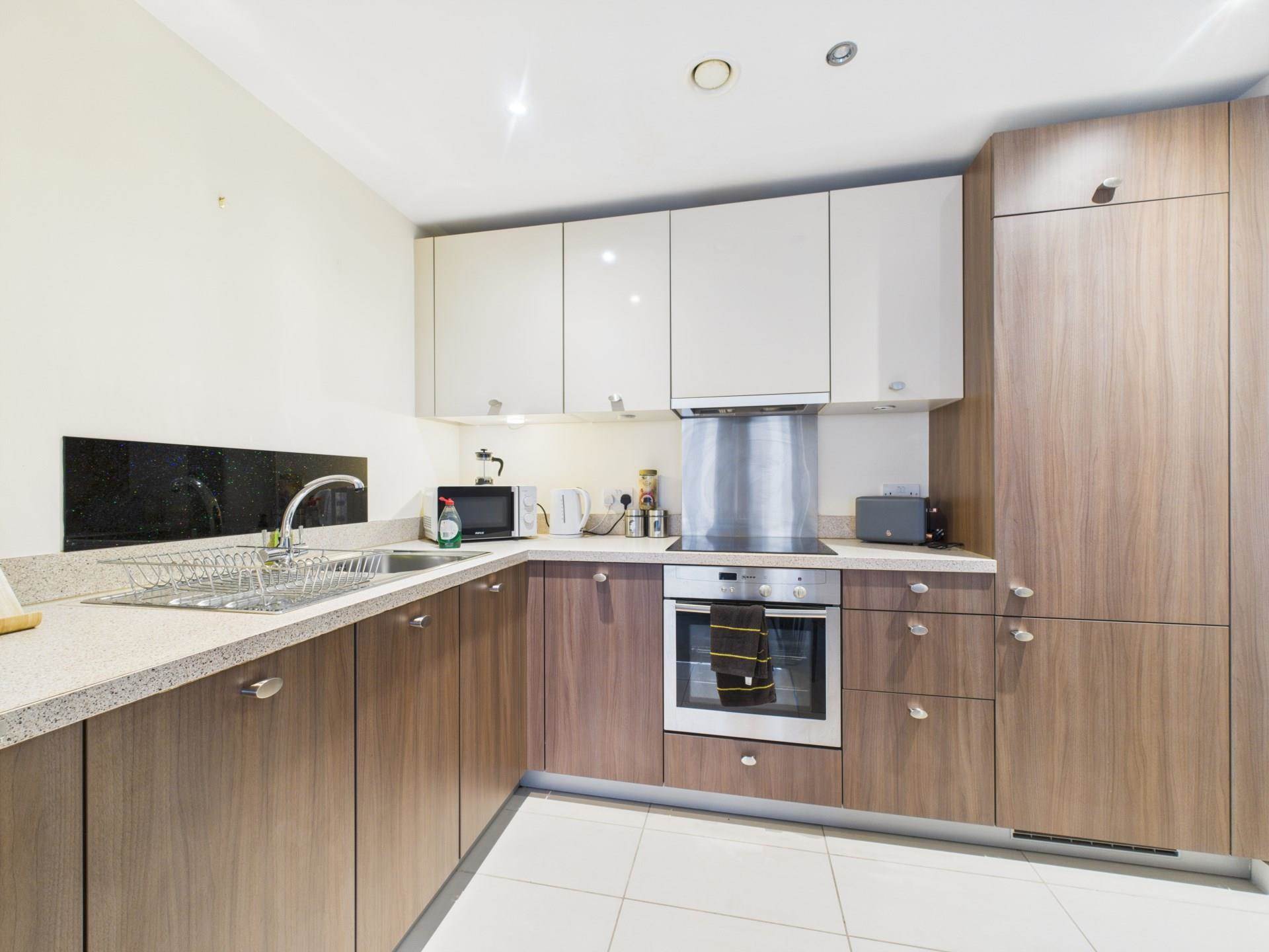 Meadowside Quay Walk, Partick, Image 3