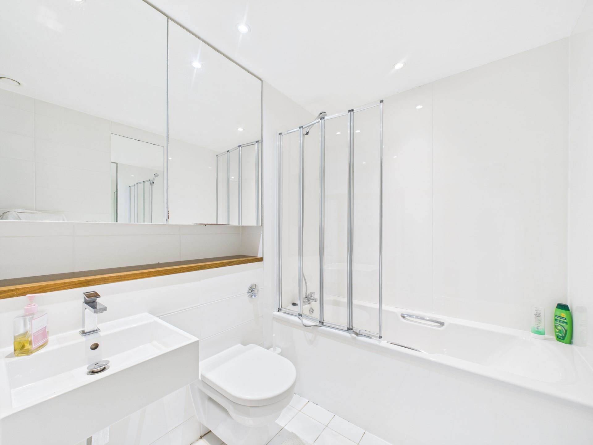 Meadowside Quay Walk, Partick, Image 4