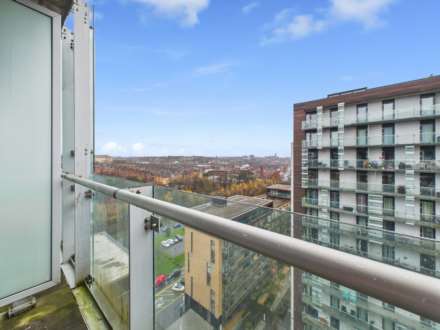 Meadowside Quay Walk, Partick, Image 12