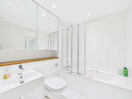 Meadowside Quay Walk, Partick, Image 4