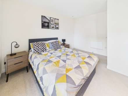 Meadowside Quay Walk, Partick, Image 7