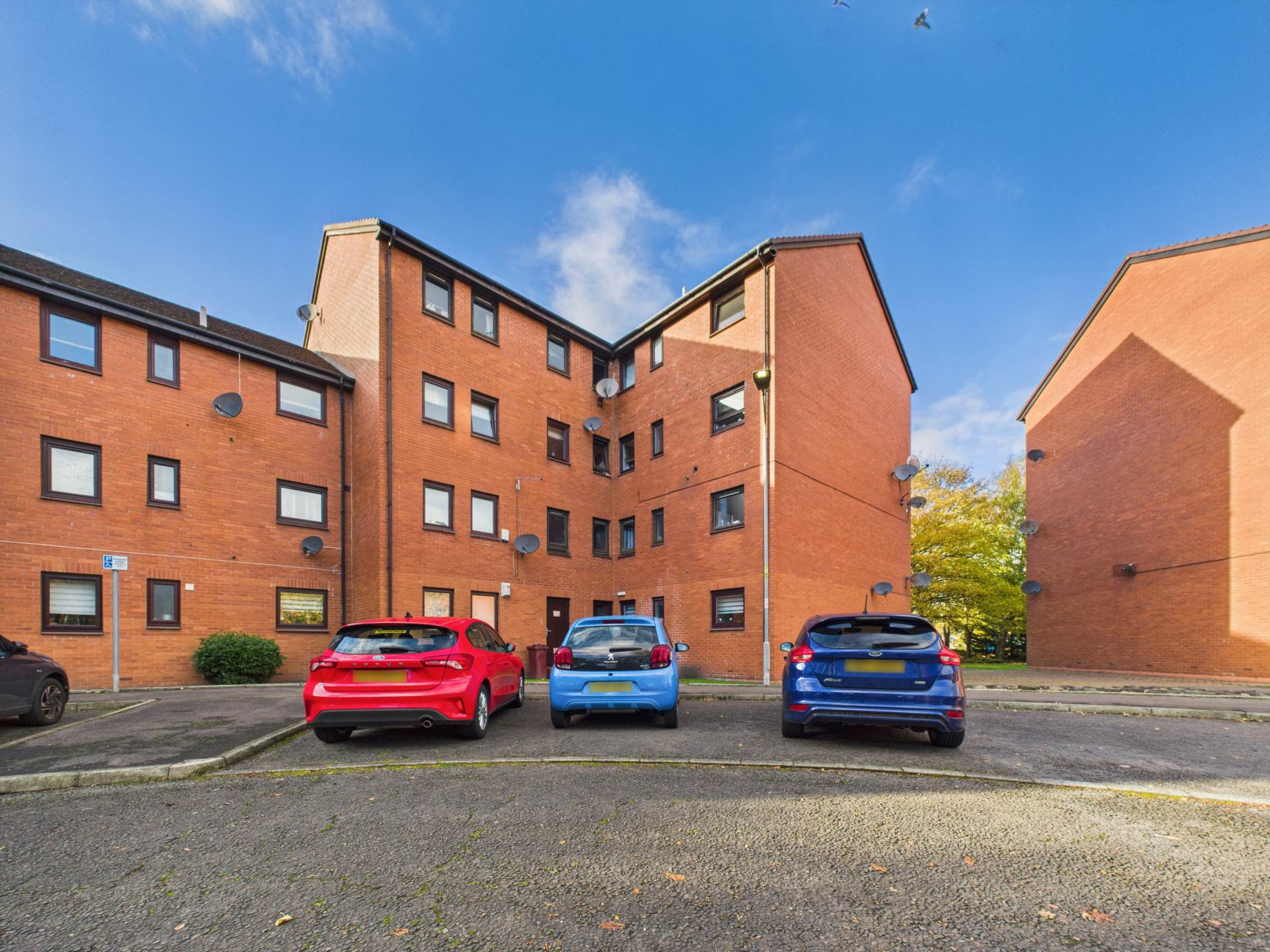 Burnhill Quadrant, Rutherglen, Image 1