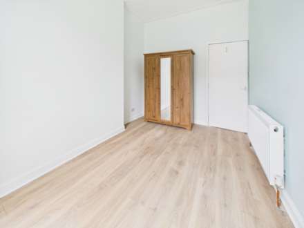 Cathcart Road [, Glasgow, Image 10