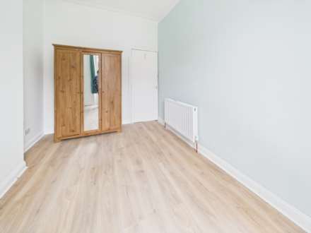 Cathcart Road [, Glasgow, Image 5