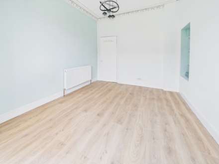 Cathcart Road [, Glasgow, Image 6