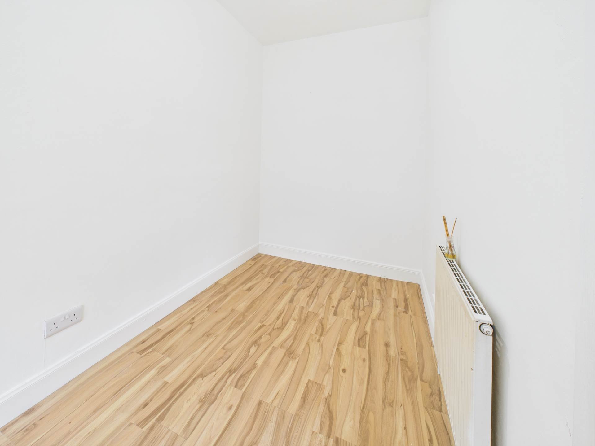 Castlemilk Road, Glasgow, Image 12