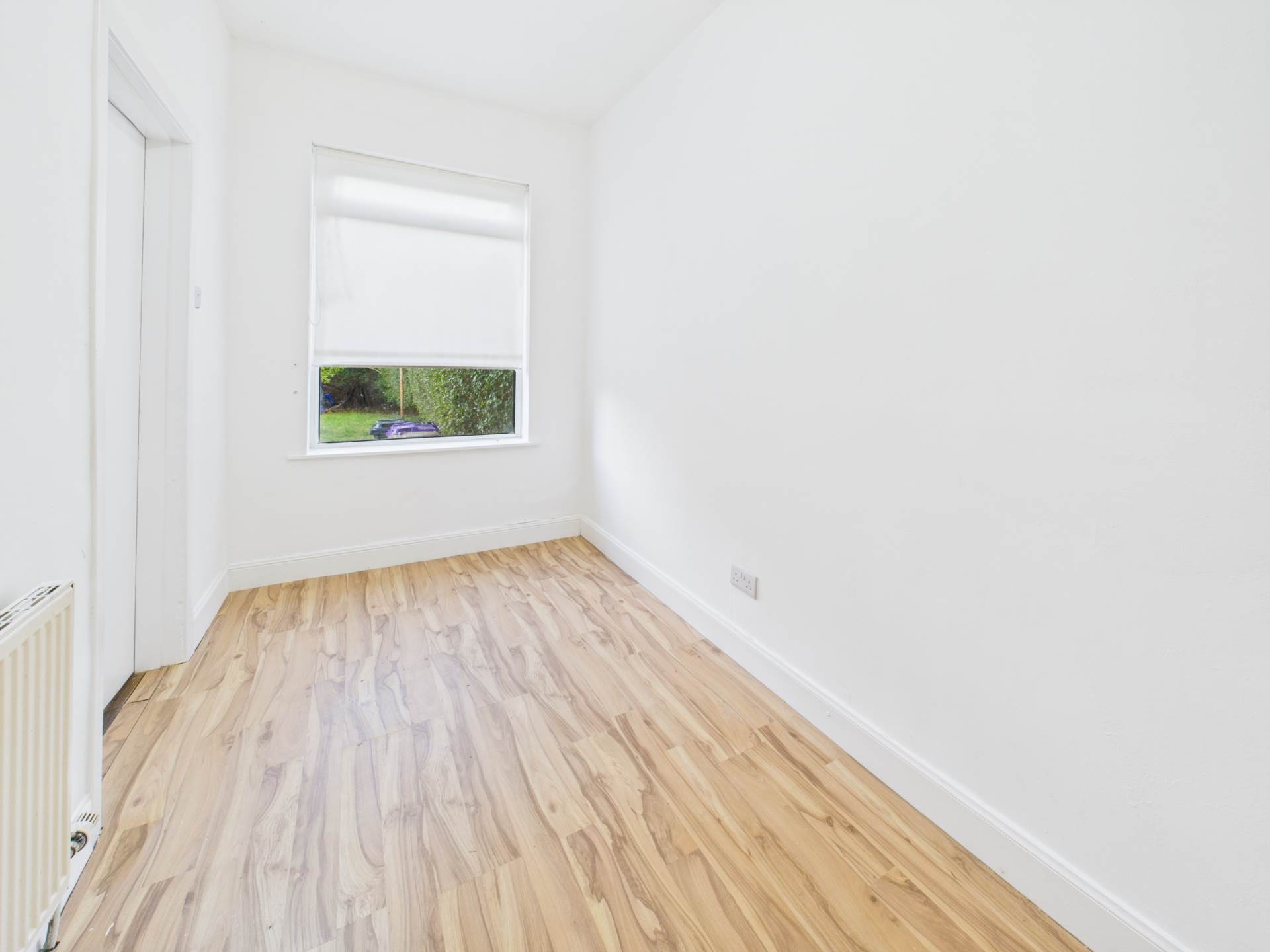 Castlemilk Road, Glasgow, Image 14