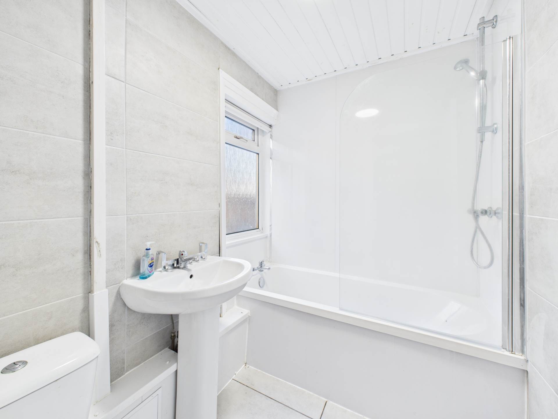 Castlemilk Road, Glasgow, Image 4