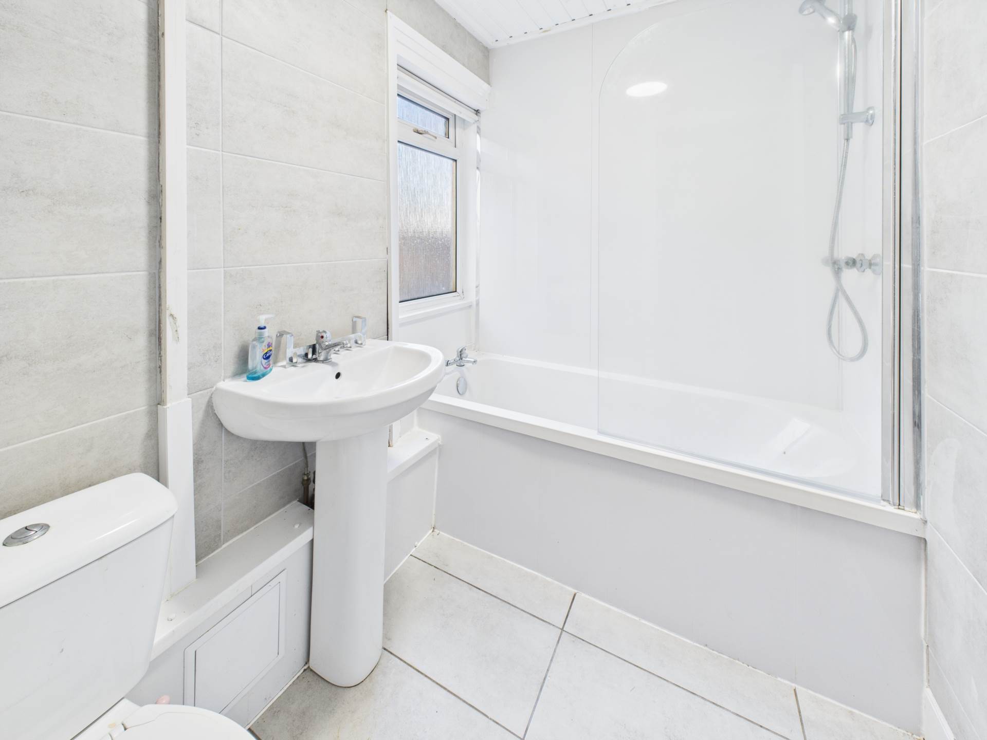 Castlemilk Road, Glasgow, Image 5